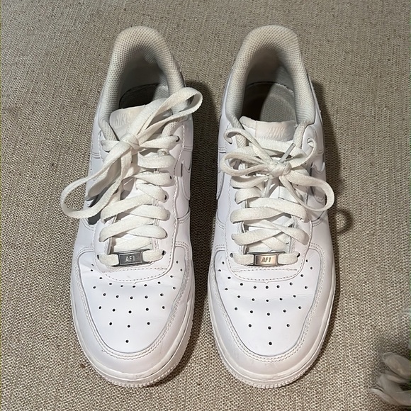 Nike Air Force 1 White Size 6.5 (Men) Like New - Picture 4 of 8